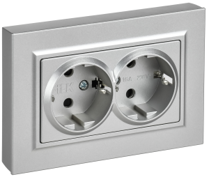Розетка 2-м 16А С/У З/К cо шторками плоская в сборе Алюминий Brite