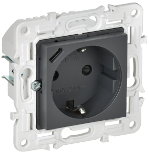 Розетка 1-м 16А С/У З/К со шторками+USB С 18Вт Титан Skandy