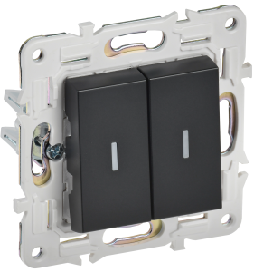 Переключатель 2-кл 10А C/У проходной с индикатором Черный Skandy