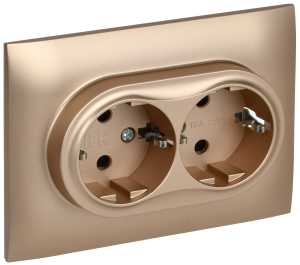 Розетка 2-м 16А С/У З/К со шторками в сборе Песочный Skandy