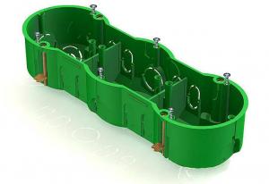 Коробка КМ40024 установочная 3 места d212х70x45 для полых стен (с саморезами и мет. лапками)