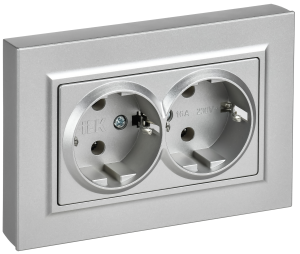 Розетка 2-м 16А С/У З/К плоская в сборе Алюминий Brite