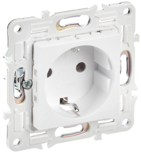Розетка 1-м 16А С/У З/К Арктический белый Skandy